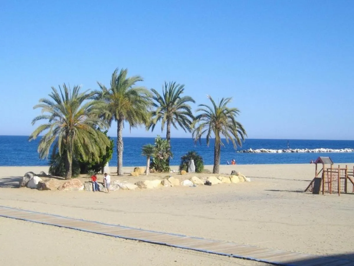Paraiso de Vera Playa: Beachfront Apartments with Pool Views 0*,  Spain
