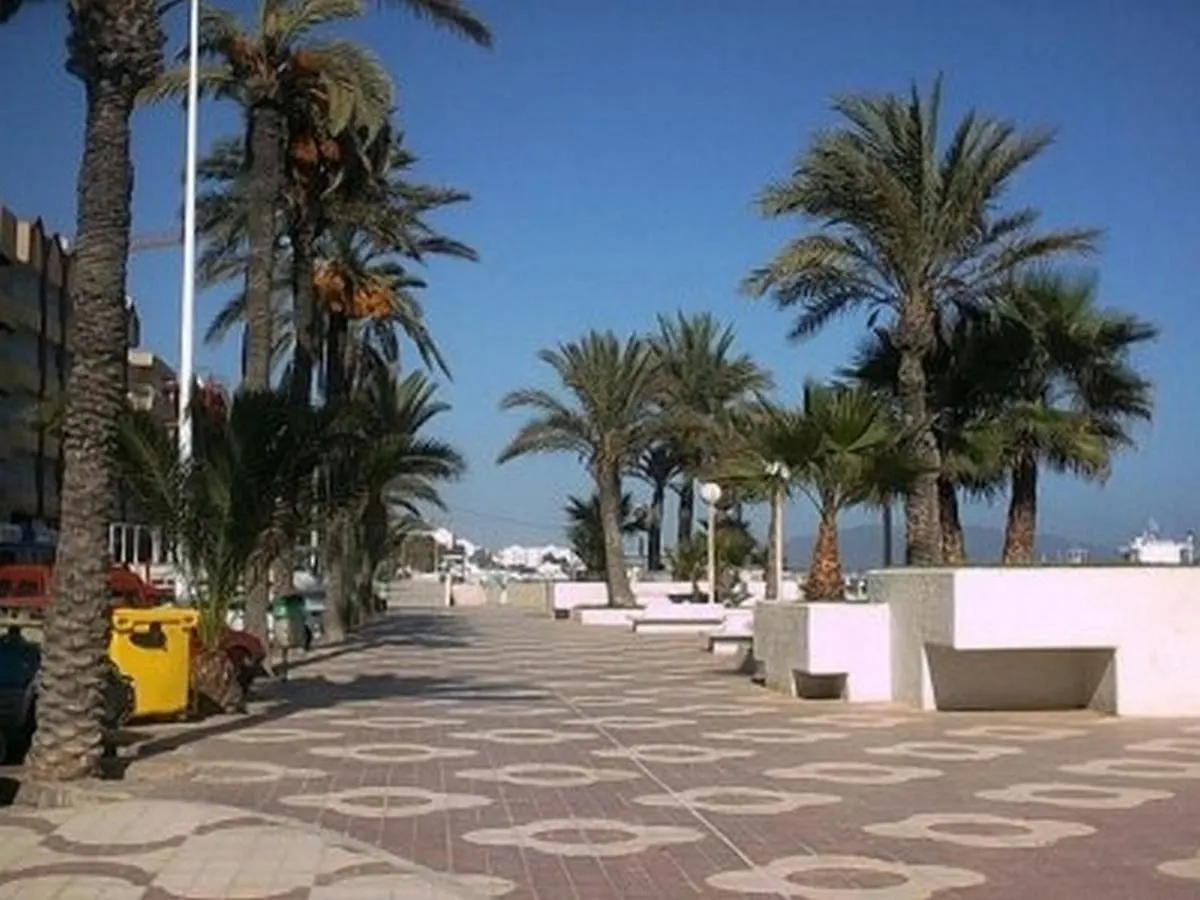 Paraiso de Vera Playa: Beachfront Apartments with Pool Views Spain