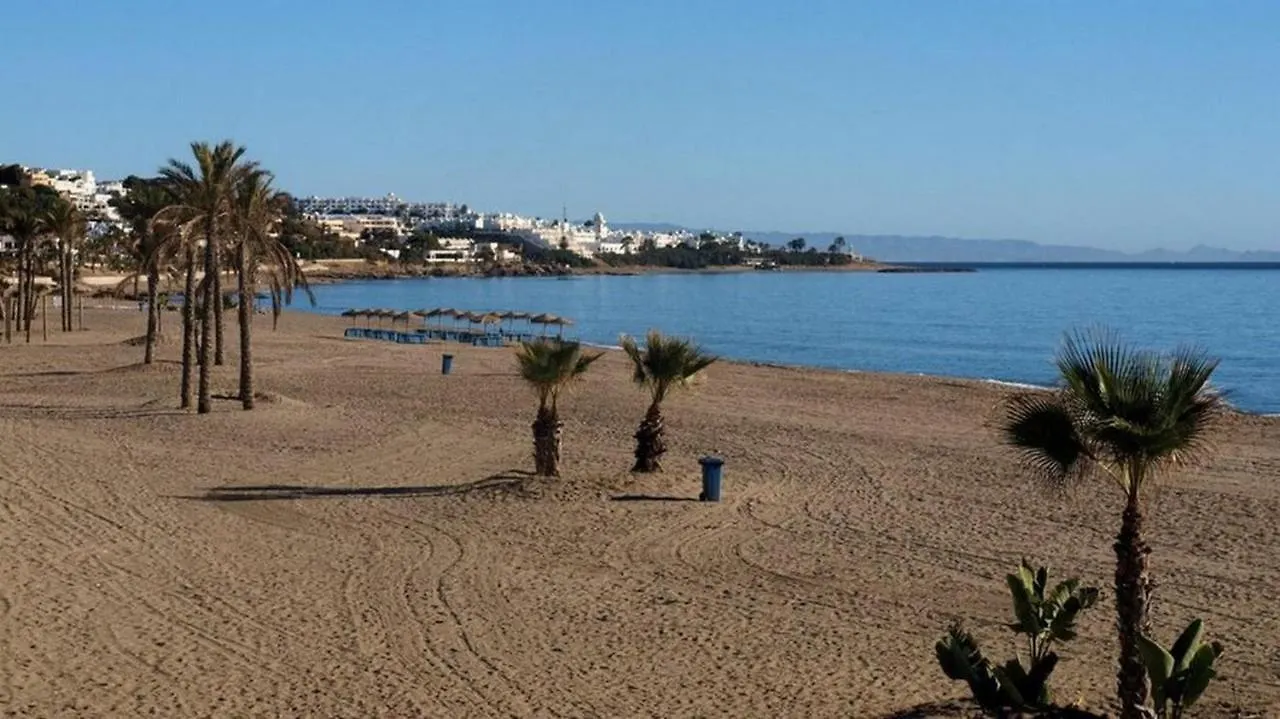 Paraiso de Vera Playa: Beachfront Apartments with Pool Views