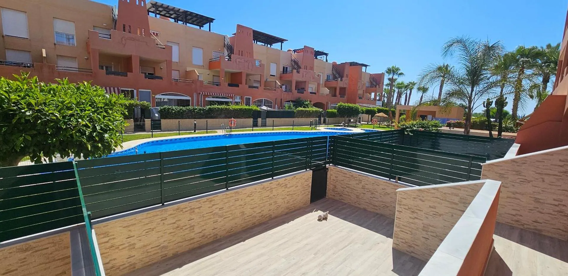 Daire Homes Of Spain, Apartamentos Paraiso De Vera Playa, Ed Tahiti Bajo F A Pie De La Playa, Vistas Piscina