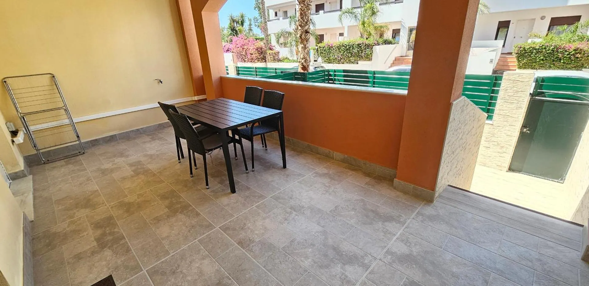 Daire Homes Of Spain, Apartamentos Paraiso De Vera Playa, Ed Tahiti Bajo F A Pie De La Playa, Vistas Piscina